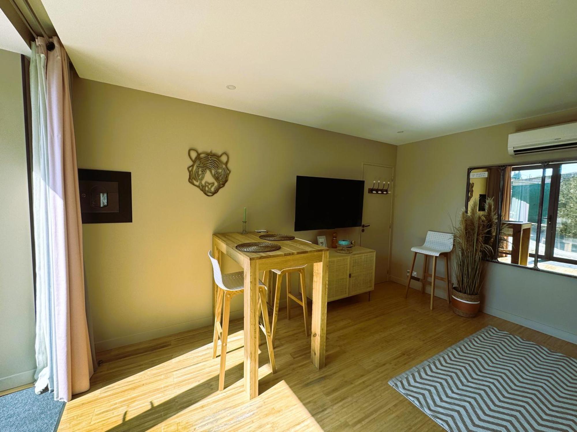 Le Dix - Classic Room - Vallabrix Proche Uzes Exterior photo